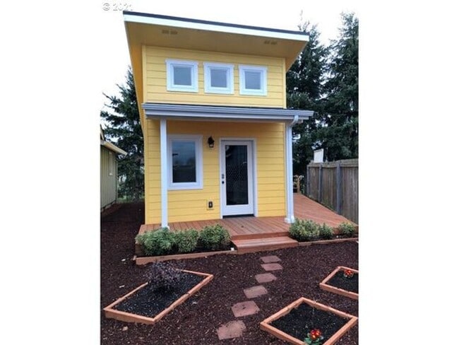 Photo - Newer tiny home in Harrisburg, OR!