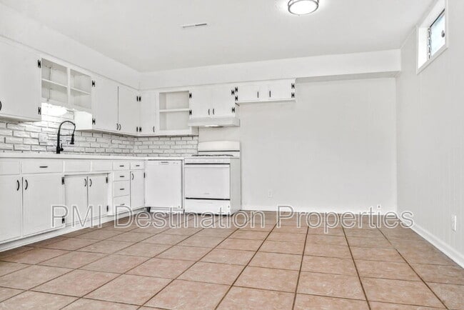 Photo - 3542 N 60 St