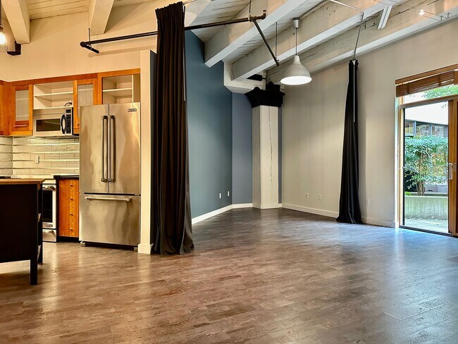 Photo - Stunning Pearl District Loft with Most Uti... Unidad 324