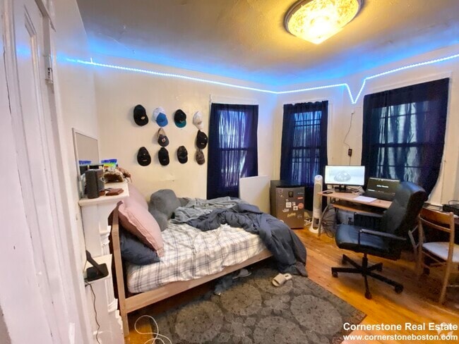 Building Photo - 55 Hillside St Unit 2 Rental