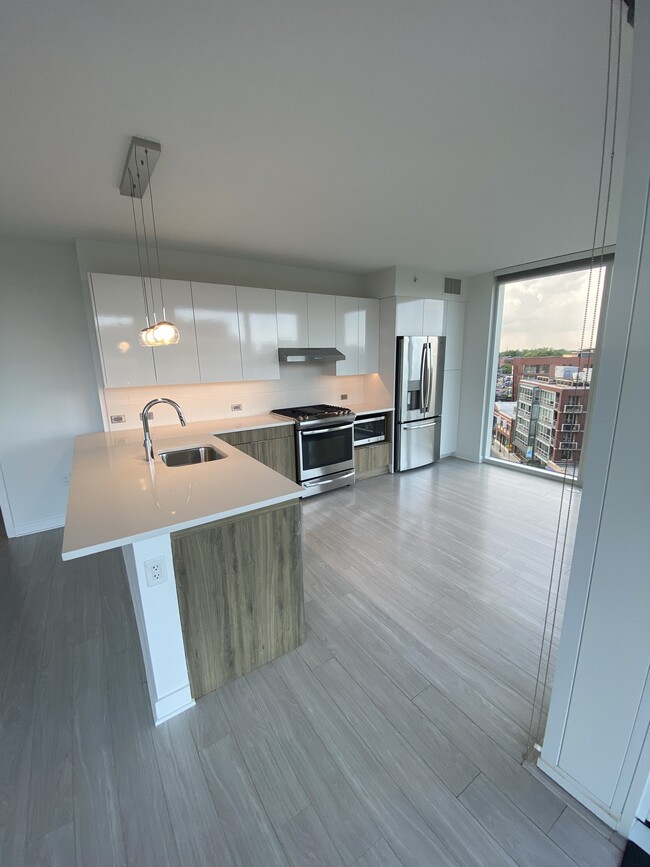 Photo - 2369 N Lincoln Ave Unidad 1812