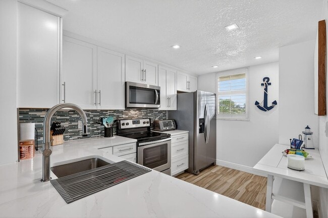 Photo - 9940 S Ocean Dr Unidad 202