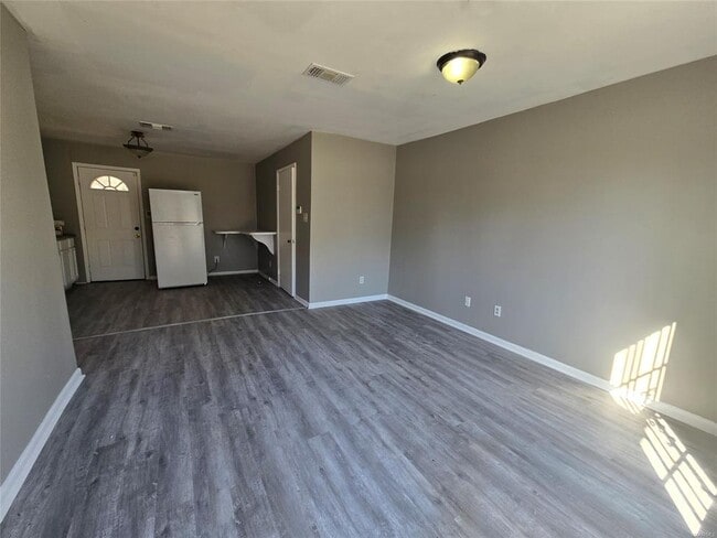 Photo - 4104 Lone Oak Dr