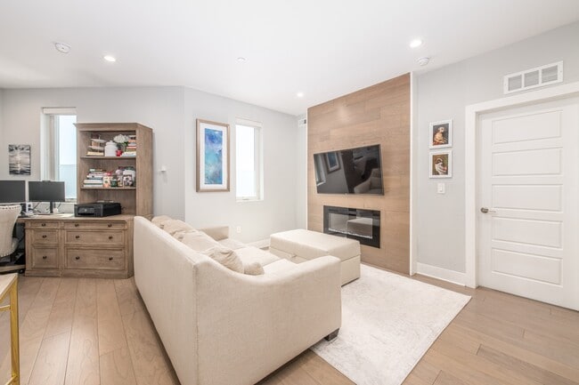 Photo - 1405 Frankford Ave