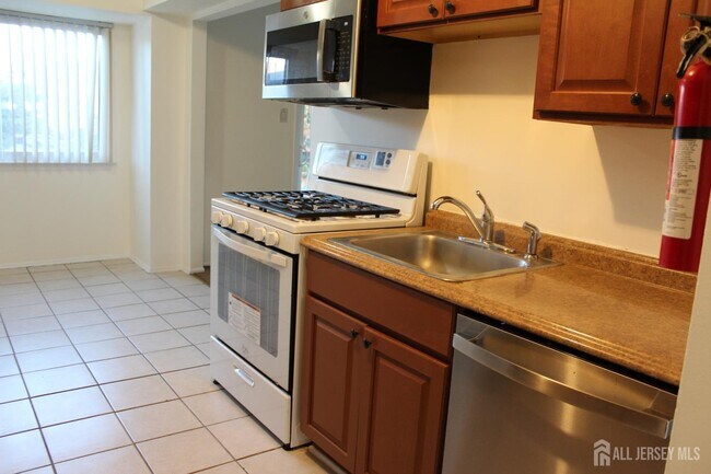 Photo - 820 Edison Glen Terrace