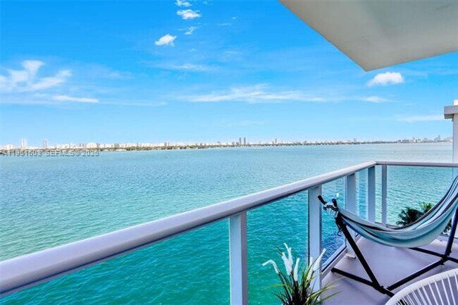 Photo - 7501 E Treasure Dr Unidad 7501 E Treasure Dr  9EF