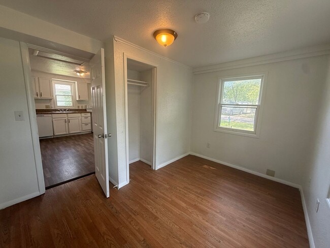 Photo - 2541 W State St