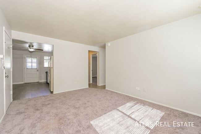 2337 S Locust St Unidad B