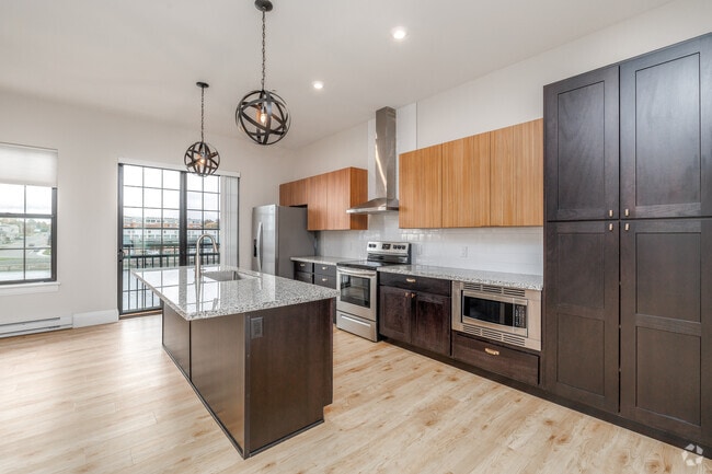 PENTHOUSE - Kitchen - Riverwalk Rental