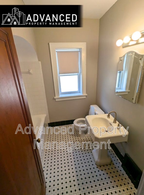 Photo - 3725 S Clement Ave