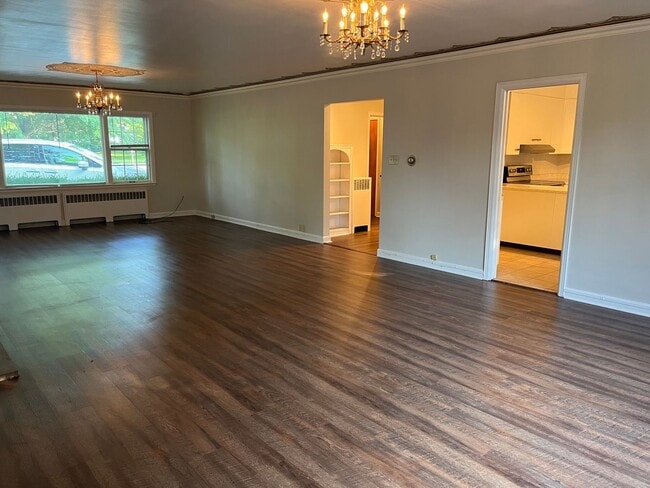 Photo - 3323 Lakeshore Dr