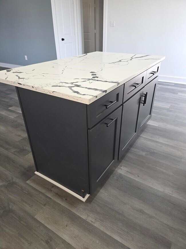 Photo - 1426 Rd 5734