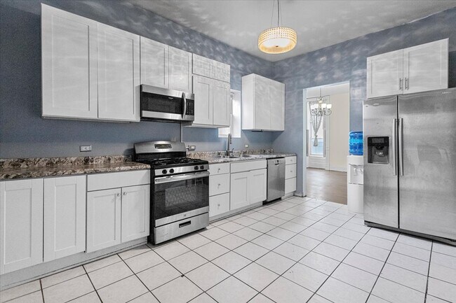 Photo - 229 S Racine Ave