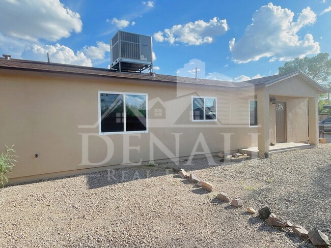 Photo - 2618 N Sparkman Blvd
