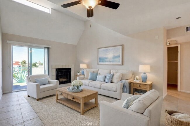 Photo - 450 E 4th St Unidad 437