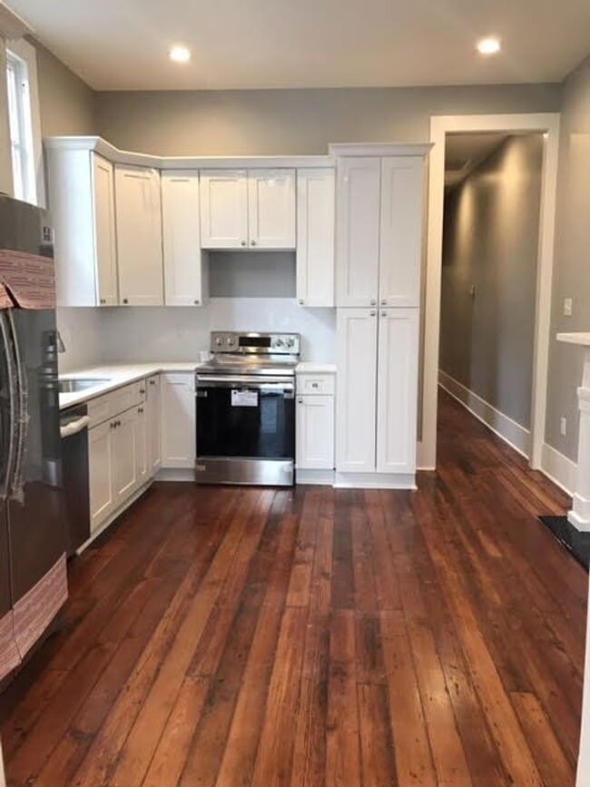 Building Photo - 917- 919 N Prieur Unit 919 N Prieur Rental