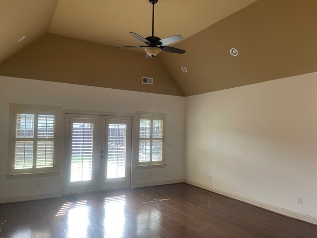 Photo - 316 Meadow Way