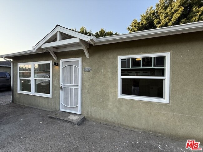 Building Photo - 13632 Cerise Ave Rental