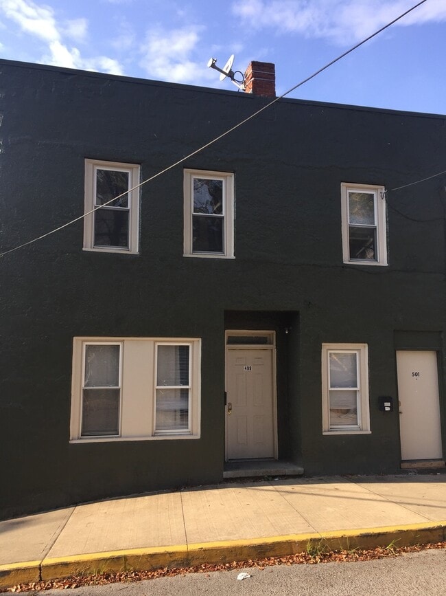 Building Photo - 501 Locust Ave Unit 1 Rental