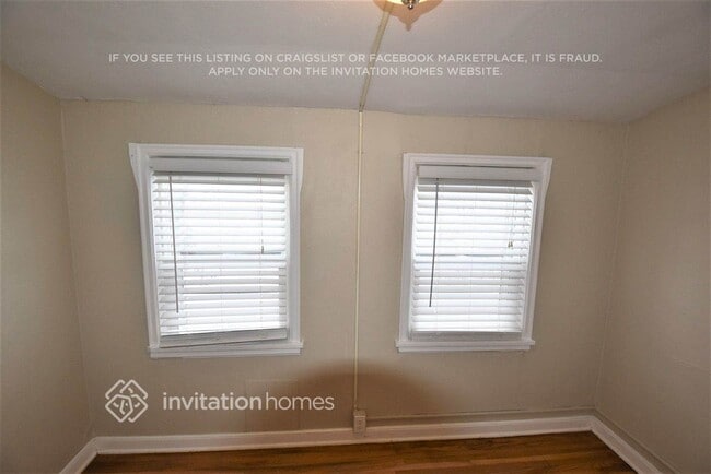 Photo - 1612 St Albans St N