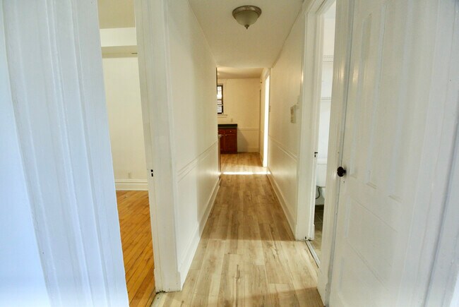 Photo - 3801 N Lakewood Ave #Gdn Unit 3801 Lakewood #gdn