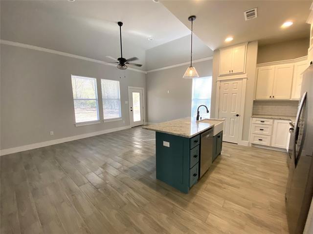 Photo - 411 Cleveland Rd