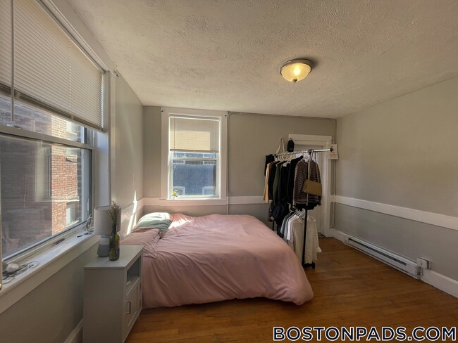Photo - 161 Endicott St Unidad 5R