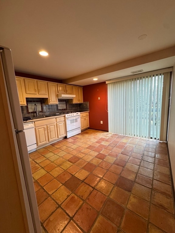 Photo - 445 Old Stone Brook