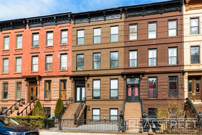 One of a Kind Brownstone Triplex in Prime ... - One of a Kind Brownstone Triplex in Prime ... Apartment Unit 1