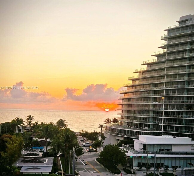 Building Photo - 2300 NE 33rd Ave Unit 606