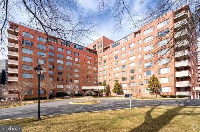 Building Photo - Great studio at River Place for $1600, ALL... Unit W335 Rental