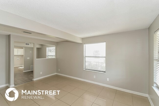 Photo - 4650 Buxton St