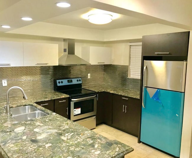 Photo - 3944 NE 167th St Unit 405