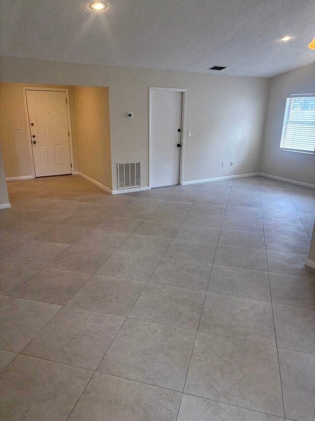 Photo - 3214 W Douglas St