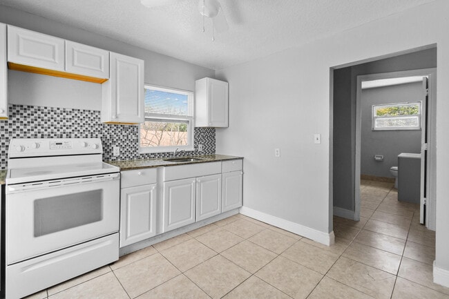 Photo - 3721 Henry Ave