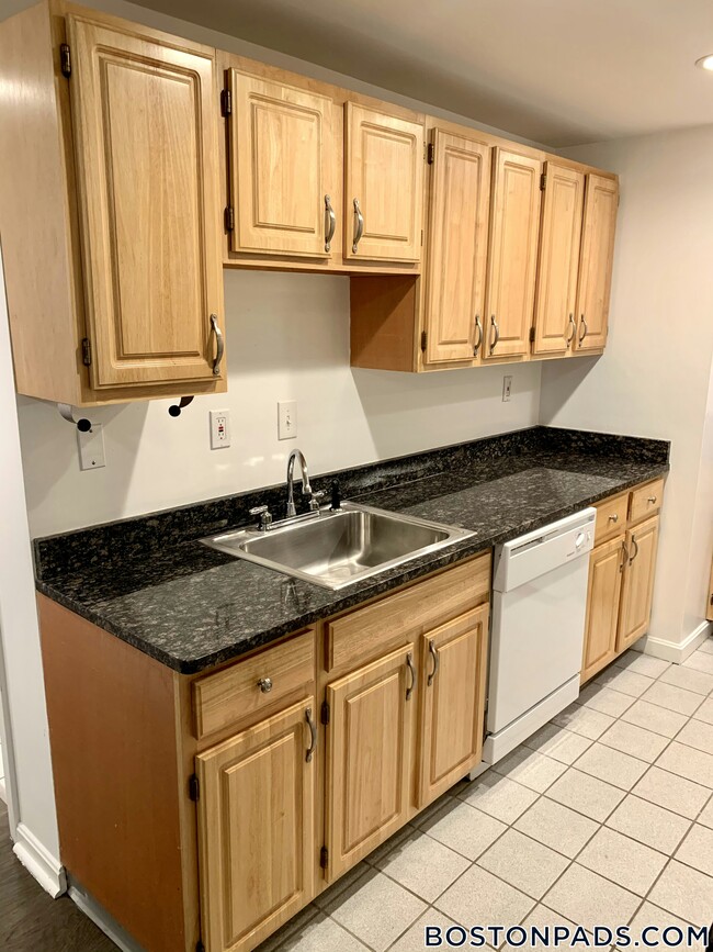 Building Photo - 108 Jersey St Rental