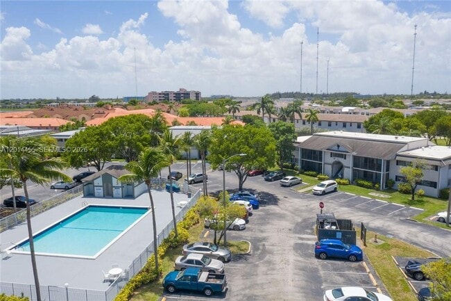 Photo - 20680 NE 4th Ct Unit 204