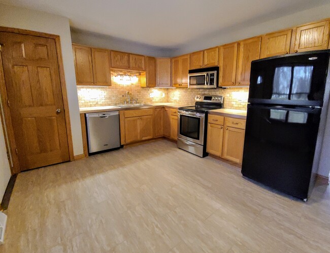 10930 Catskill Ln Townhome - Townhome Rental in Germantown WI | ForRent.com