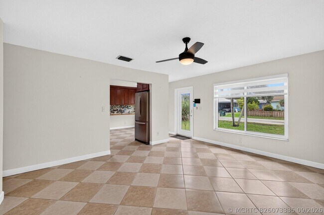Photo - 241 NW 49th St