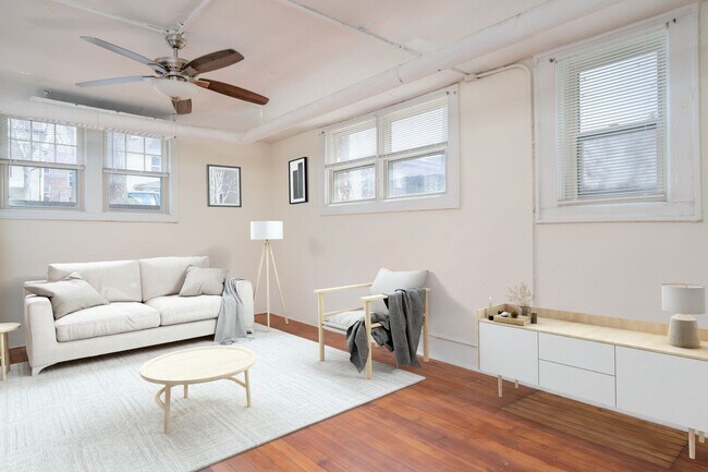 Photo - 2226 Garfield Ave S