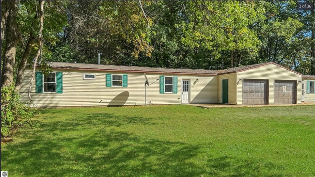 Photo - 1657 Seaman Rd