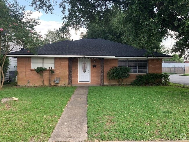 Building Photo - 1616 3rd St Rental