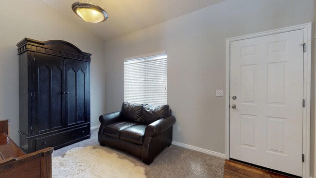 Photo - 4058 Valderrama