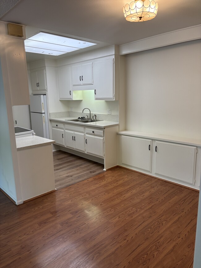 Photo - 2280 Via Mariposa W Unit N