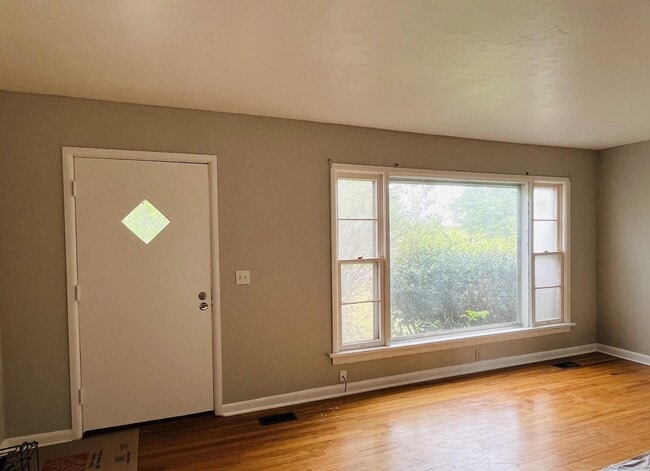 Photo - 42 E 11th St