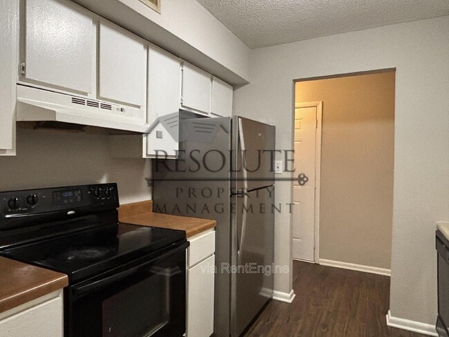Photo - 4200 Greencastle Ct Unit B