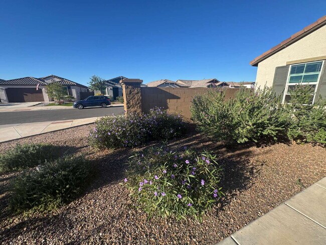 Photo - 32067 N Wayne Ln