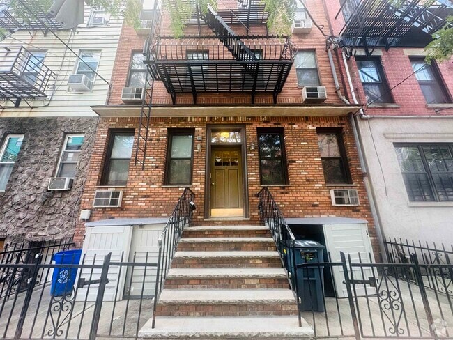 Building Photo - 414 Madison St Unit 3F Rental