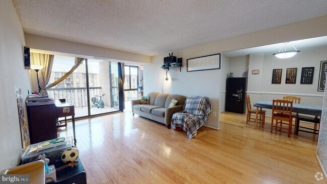 Building Photo - 4500 S Four Mile Run Dr Unit 1109 Rental