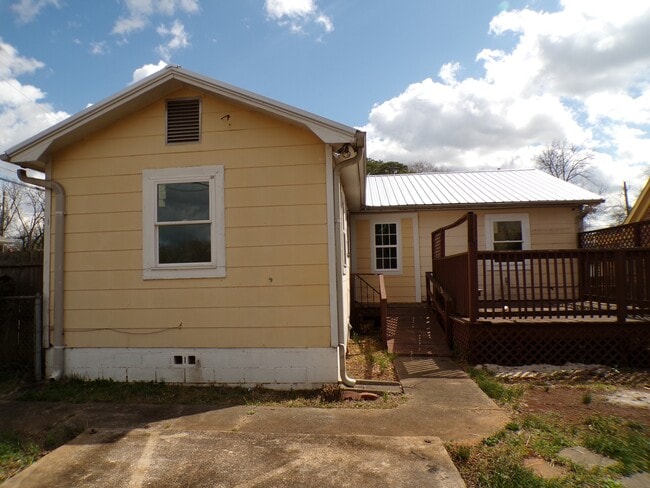 Photo - 1400 19th Pl SW
